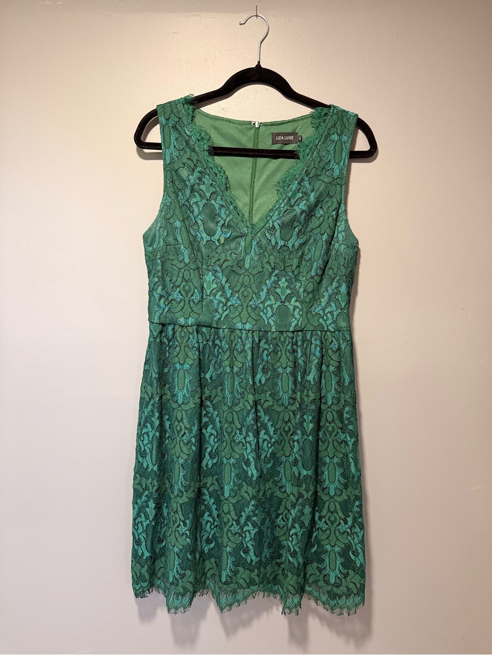 Liza Luxe Green Lace V-Neck Sleeveless Dress
